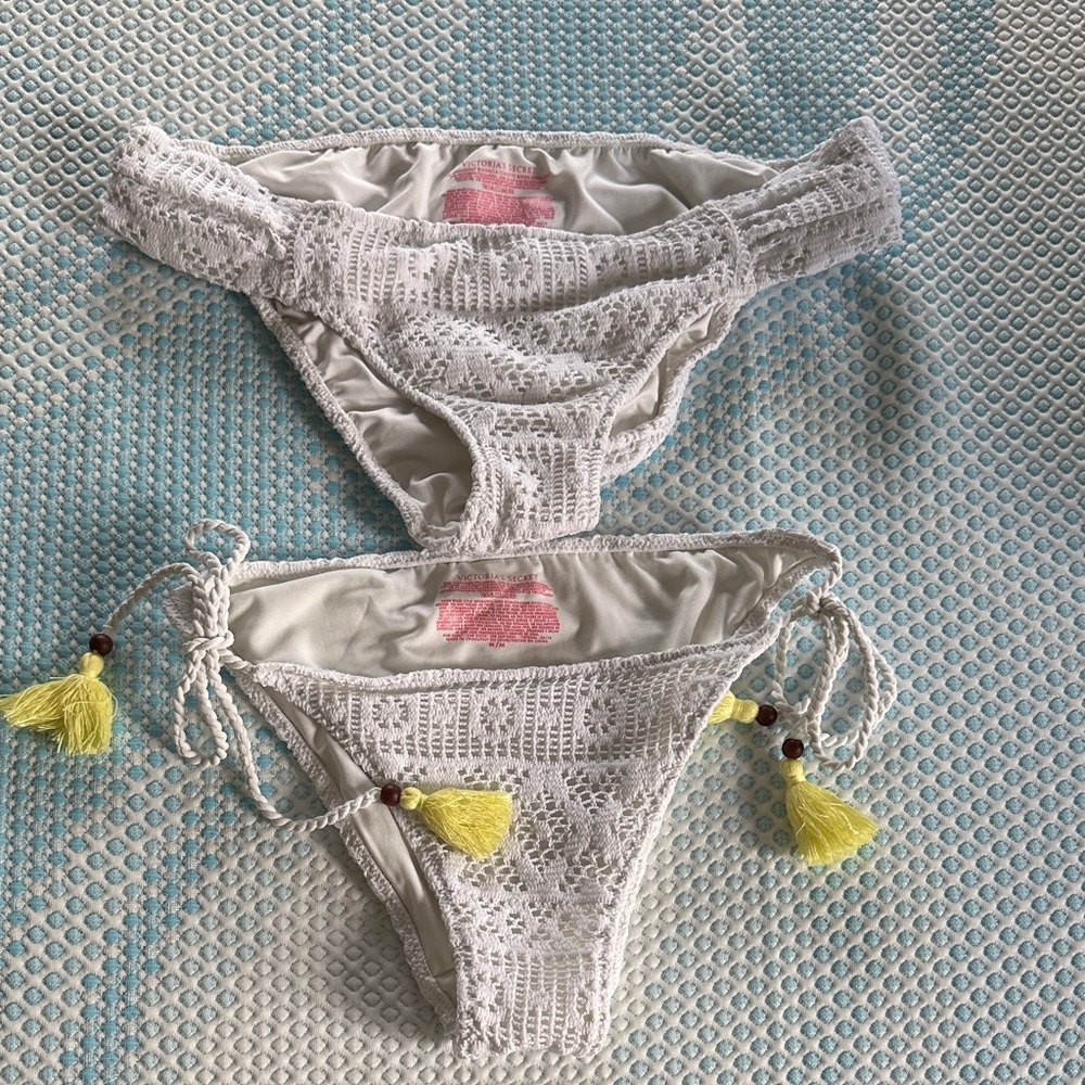 Victoria's Secret Bikini Bottoms Medium